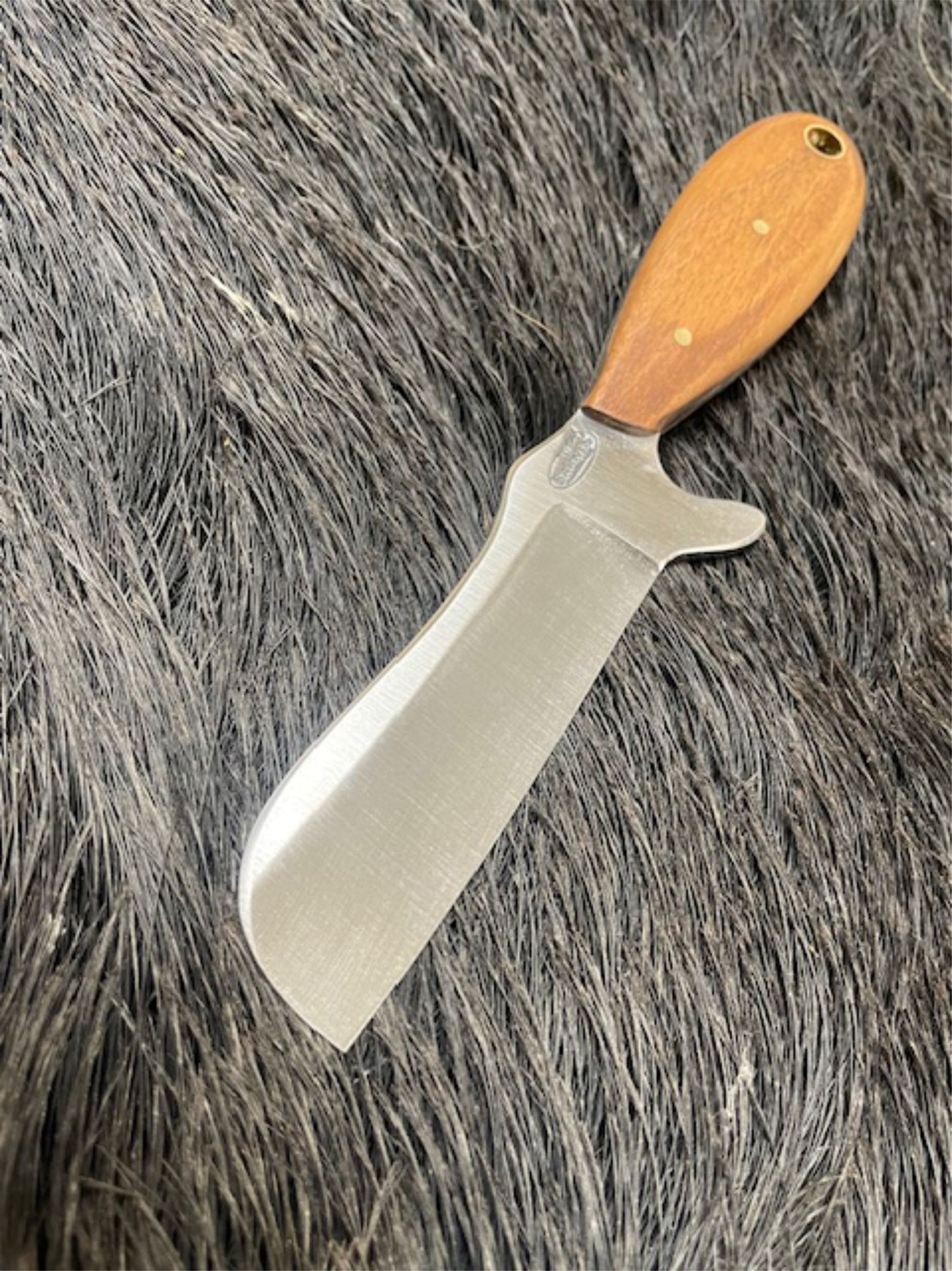 Barr Knife in Walnut