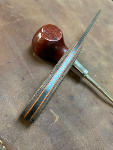 "Usdi Yona" with Walnut handle